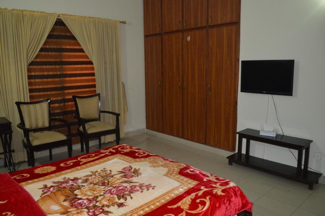 Bed and Breakfast Royal Manor F-10 à Islamabad Extérieur photo