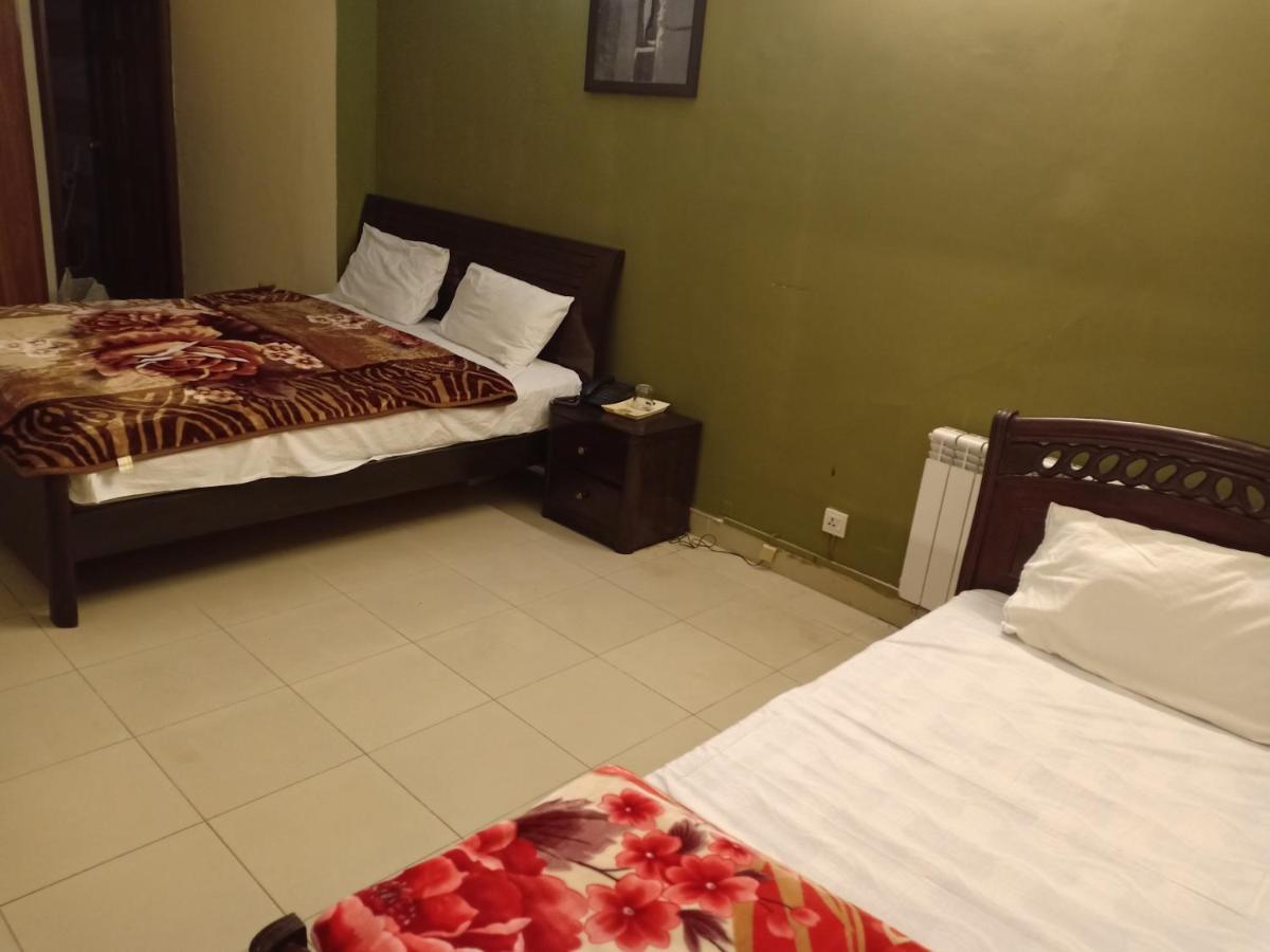 Bed and Breakfast Royal Manor F-10 à Islamabad Extérieur photo