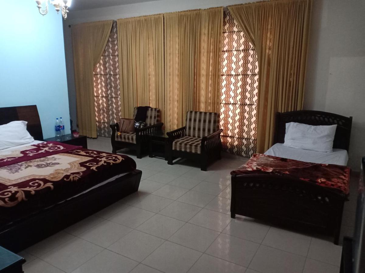 Bed and Breakfast Royal Manor F-10 à Islamabad Extérieur photo